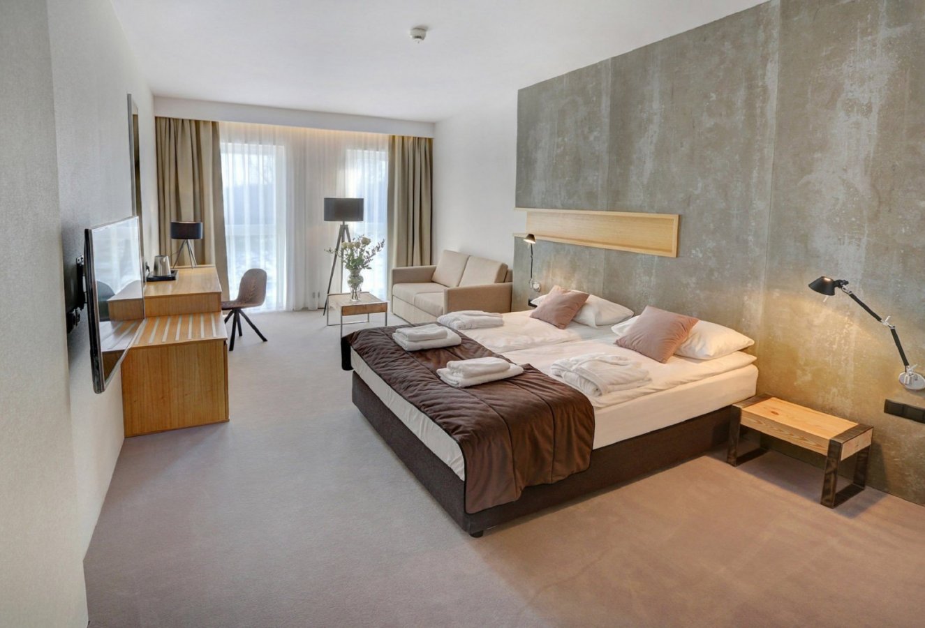 Pałac i Folwark Łochów — pokój hotelowy